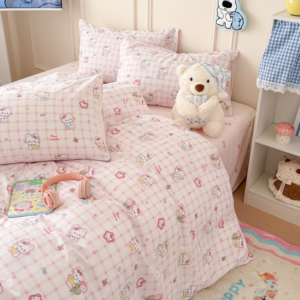 91家纺网 家纺一手货源 找家纺 简宜家居（朝初家纺） 2026新款全棉12868卡通印花四件套大耳朵兔兔系列 hello粉猫