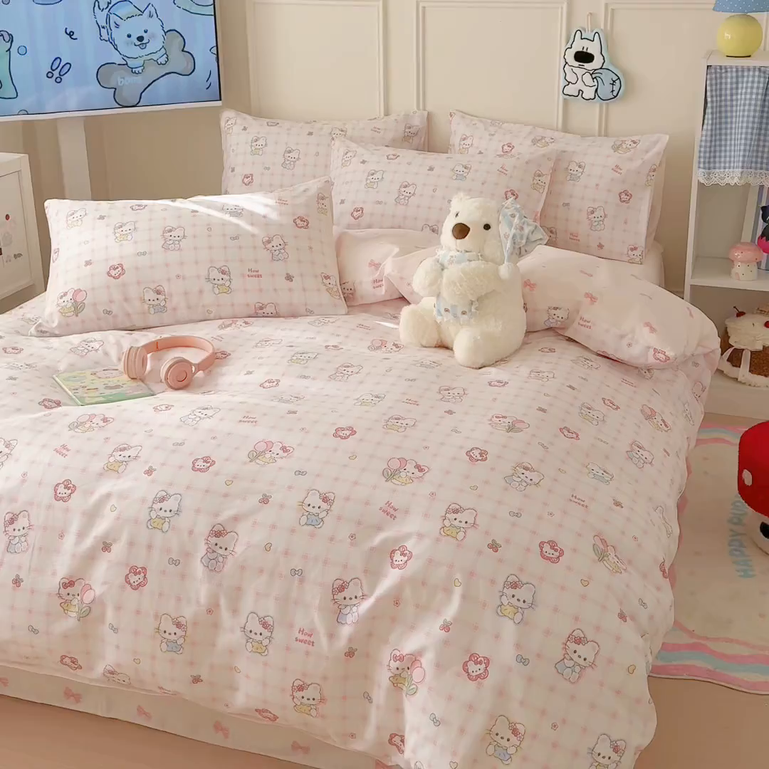 91家纺网 家纺一手货源 找家纺 简宜家居（朝初家纺） 2026新款全棉12868卡通印花四件套大耳朵兔兔系列 hello粉猫