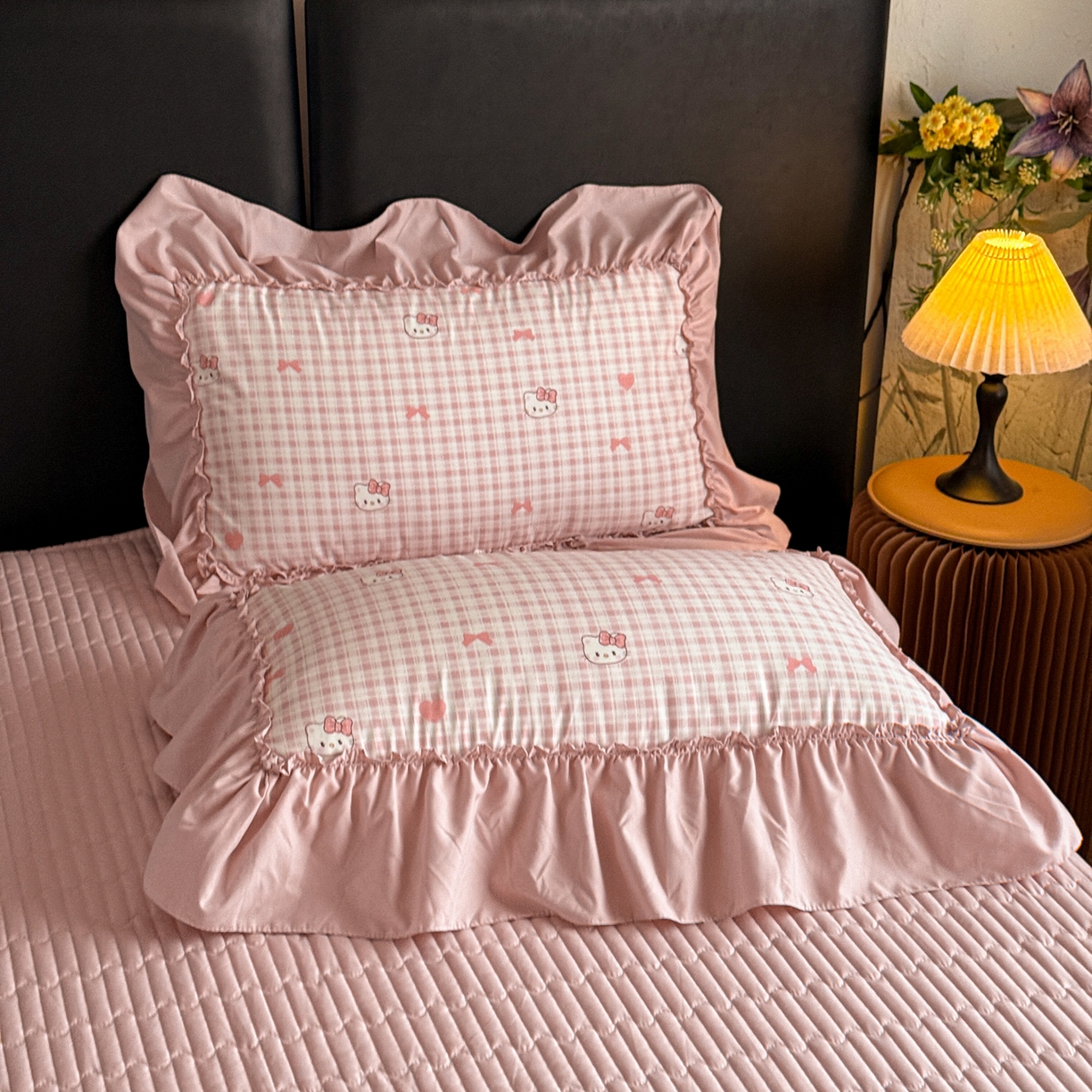 91家纺网 家纺一手货源 找家纺 富米莱（原臻工厂） 2026新款韩系古法韩国水洗棉云棉大布袋法式浪漫大花边床盖夏凉被床盖四件套 猫猫粉