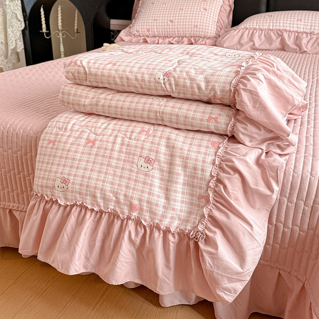 91家纺网 家纺一手货源 找家纺 富米莱（原臻工厂） 2026新款韩系古法韩国水洗棉云棉大布袋法式浪漫大花边床盖夏凉被床盖四件套 猫猫粉