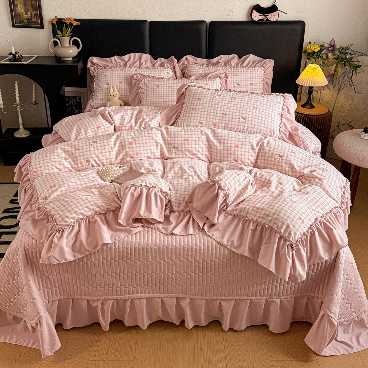 91家纺网 家纺一手货源 找家纺 富米莱（原臻工厂） 2026新款韩系古法韩国水洗棉云棉大布袋法式浪漫大花边床盖夏凉被床盖四件套 猫猫粉