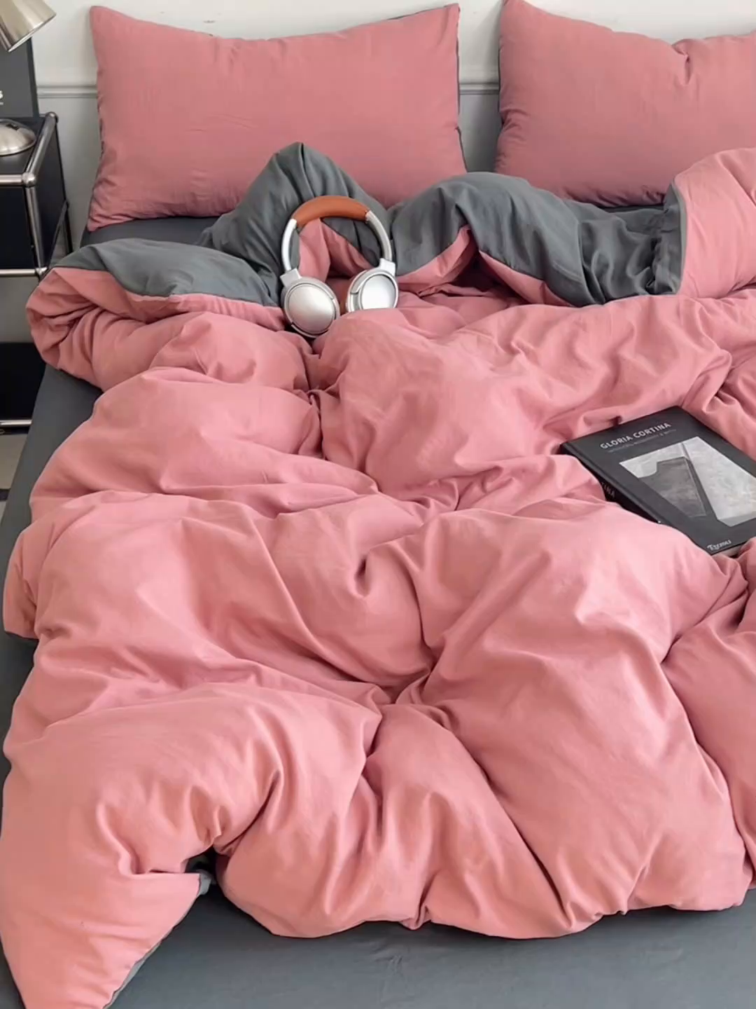 91家纺网 家纺一手货源 找家纺 梦卓家纺 2025爆款ins风超柔褶皱亲肤磨毛水洗棉四件套豆红深灰