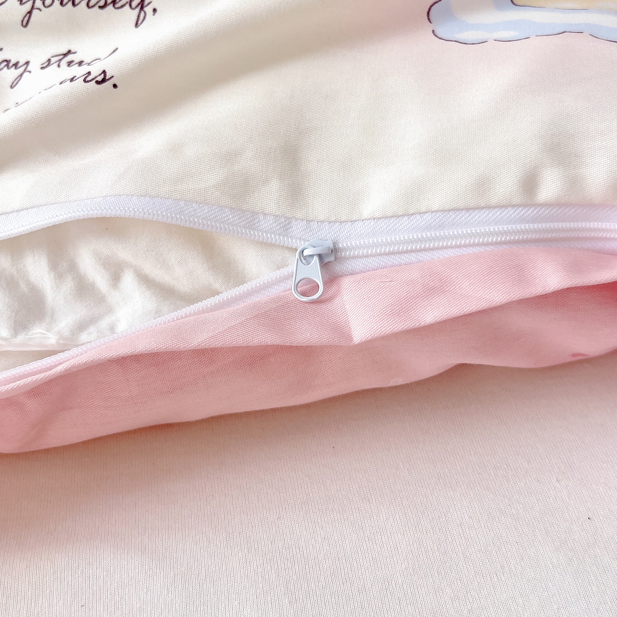 91家纺网 家纺一手货源 找家纺 御棉坊 2026新款AB版全棉纯棉印花幼儿园三件套儿童午睡被宝宝入园含芯多件套 冰激凌假日