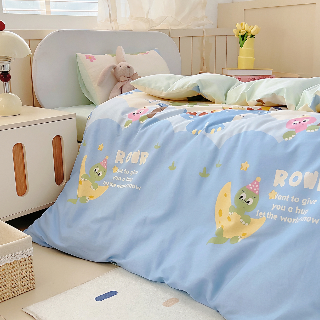 91家纺网 家纺一手货源 找家纺 御棉坊 2026新款AB版全棉纯棉印花幼儿园三件套儿童午睡被宝宝入园含芯多件套 库克恐龙-蓝