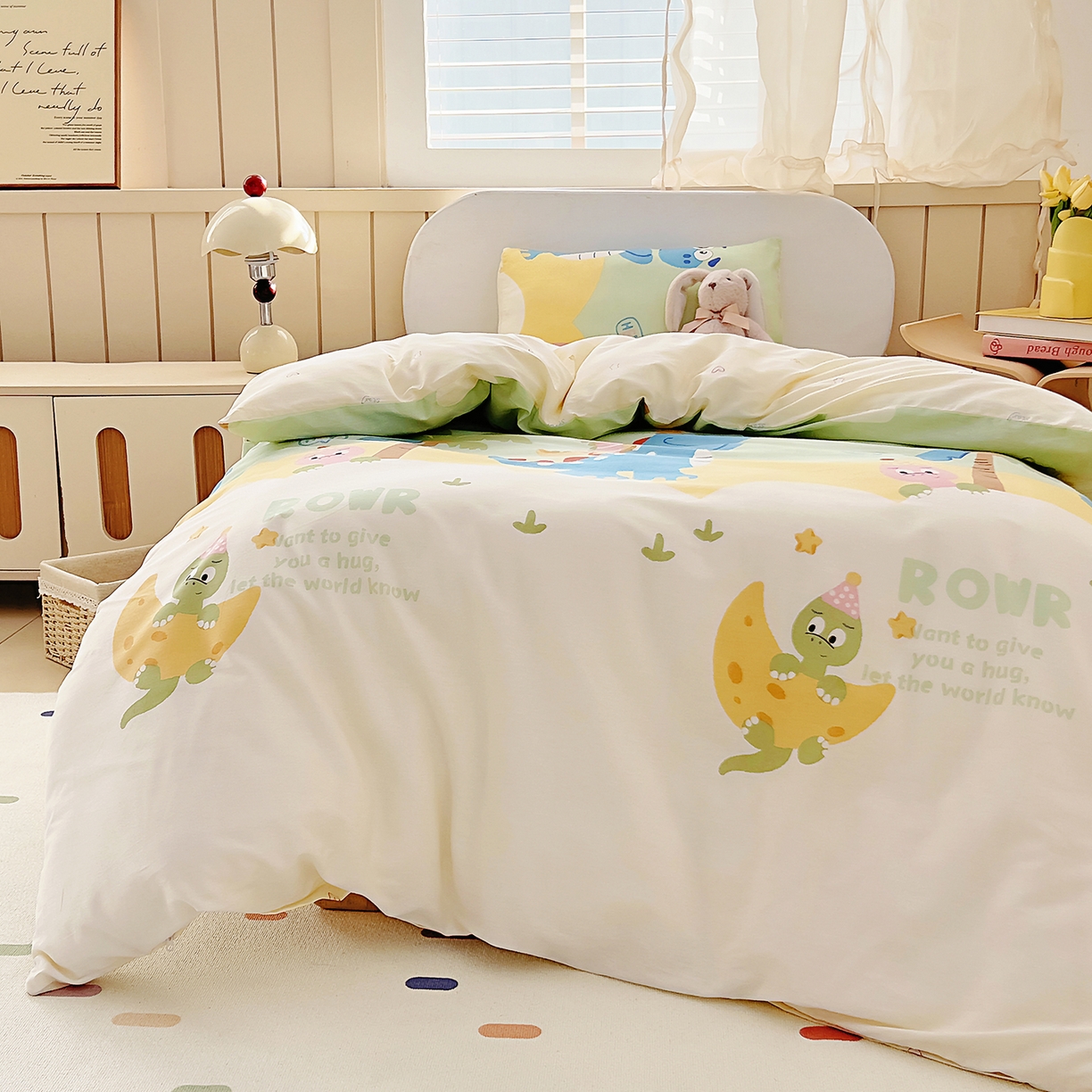 91家纺网 家纺一手货源 找家纺 御棉坊 2026新款AB版全棉纯棉印花幼儿园三件套儿童午睡被宝宝入园含芯多件套 库克恐龙-绿