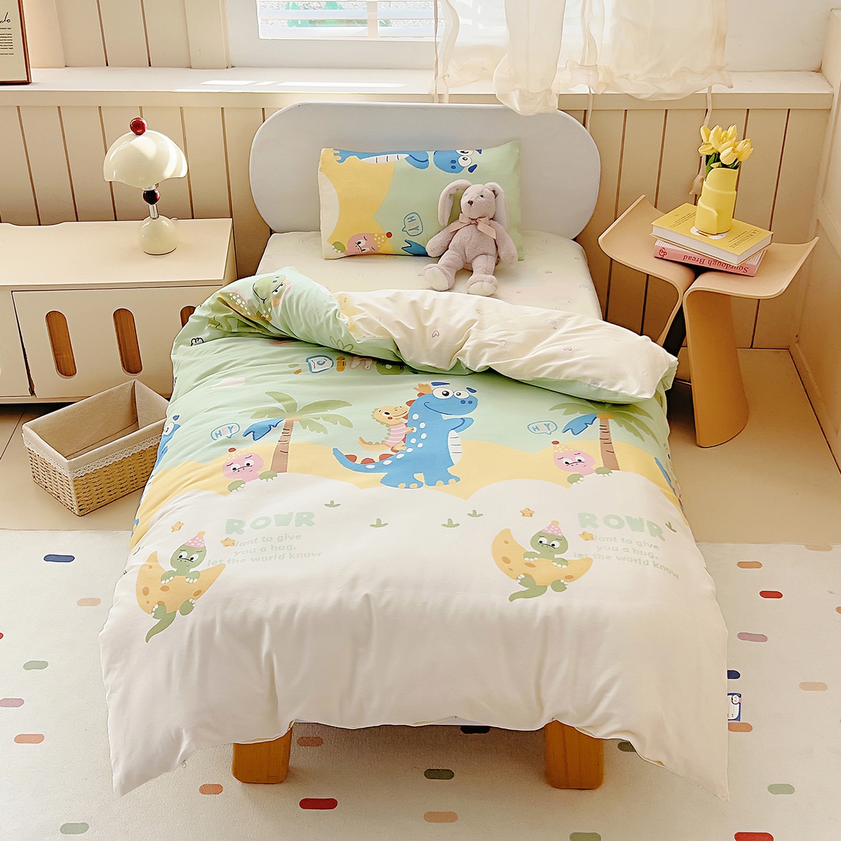 91家纺网 家纺一手货源 找家纺 御棉坊 2026新款AB版全棉纯棉印花幼儿园三件套儿童午睡被宝宝入园含芯多件套 库克恐龙-绿