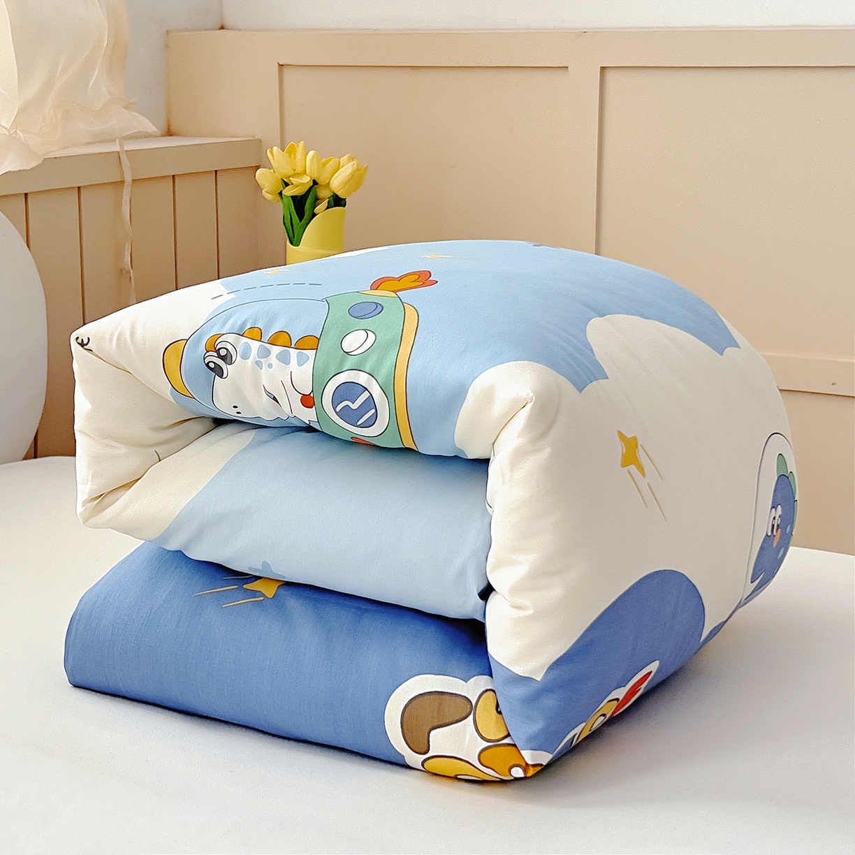 91家纺网 家纺一手货源 找家纺 御棉坊 2026新款AB版全棉纯棉印花幼儿园三件套儿童午睡被宝宝入园含芯多件套 奶酪星球