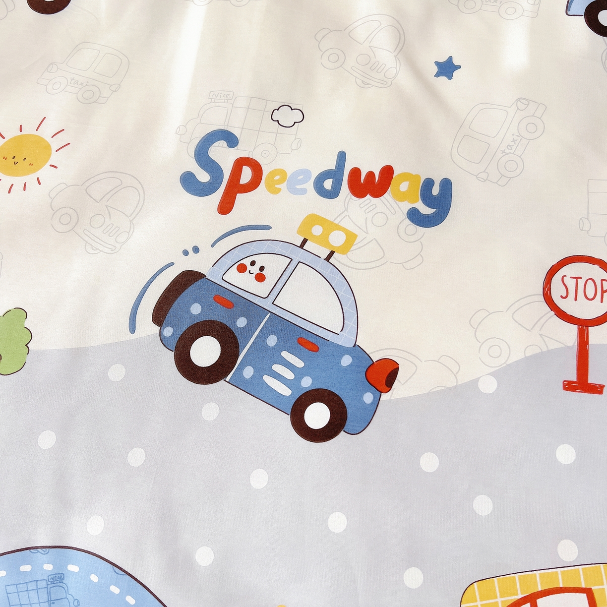 91家纺网 家纺一手货源 找家纺 御棉坊 2026新款AB版全棉纯棉印花幼儿园三件套儿童午睡被宝宝入园含芯多件套 山道接力赛