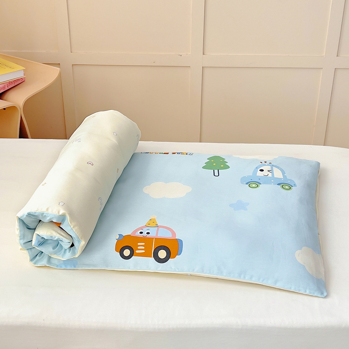 91家纺网 家纺一手货源 找家纺 御棉坊 2026新款AB版全棉纯棉印花幼儿园三件套儿童午睡被宝宝入园含芯多件套 挖机行动