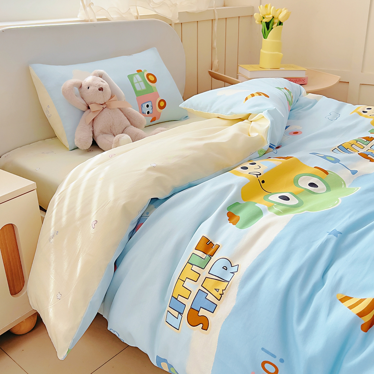 91家纺网 家纺一手货源 找家纺 御棉坊 2026新款AB版全棉纯棉印花幼儿园三件套儿童午睡被宝宝入园含芯多件套 挖机行动