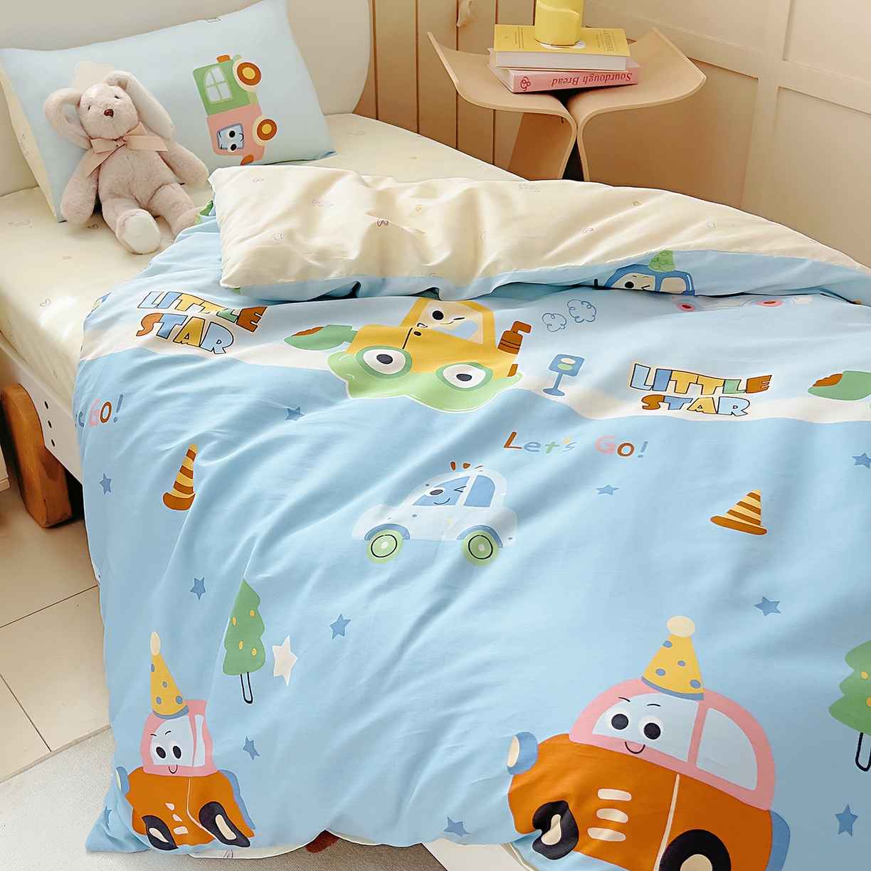 91家纺网 家纺一手货源 找家纺 御棉坊 2026新款AB版全棉纯棉印花幼儿园三件套儿童午睡被宝宝入园含芯多件套 挖机行动