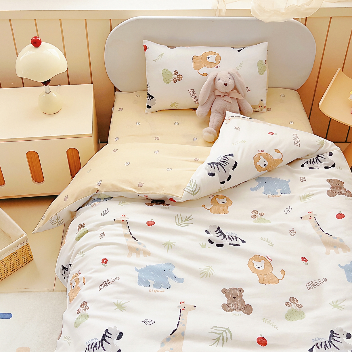 91家纺网 家纺一手货源 找家纺 御棉坊 2026新款AB版全棉纯棉印花幼儿园三件套儿童午睡被宝宝入园含芯多件套 小小动物园