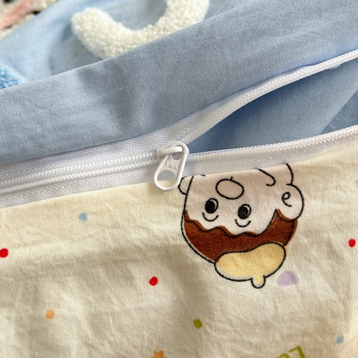 91家纺网 家纺一手货源 找家纺 （总）一霖家纺 2026新款云朵棉毛巾绣小清新猫咪系列四件套