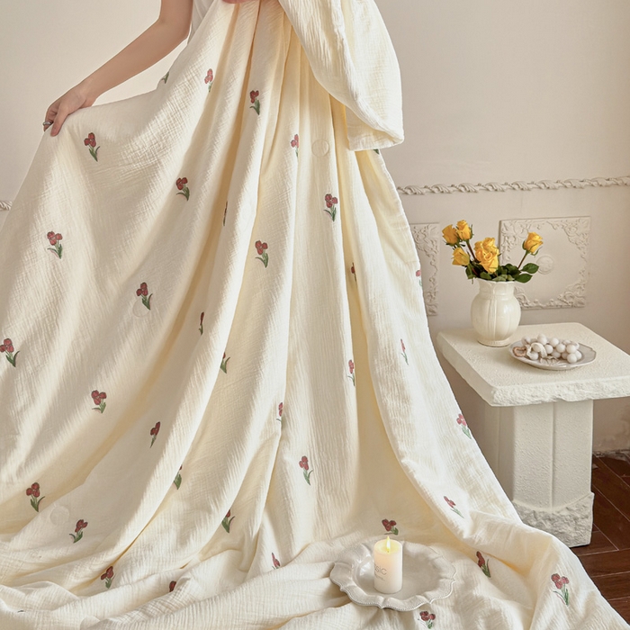 91家纺网 家纺一手货源 找家纺 （总）宇航家纺 2026新款全棉纯棉皱皱纱刺绣款夏被夏凉被空调被床盖四件套