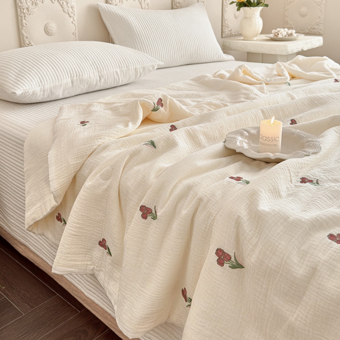 91家纺网 家纺一手货源 找家纺 （总）宇航家纺 2026新款全棉纯棉皱皱纱刺绣款夏被夏凉被空调被床盖四件套