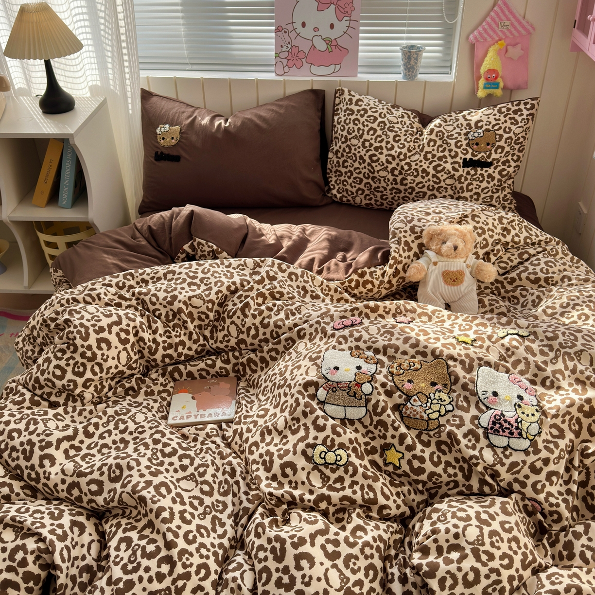 91家纺网 家纺一手货源 找家纺 一霖家纺 2026新款云朵棉毛巾绣小清新猫咪系列四件套 豹纹猫咪家族