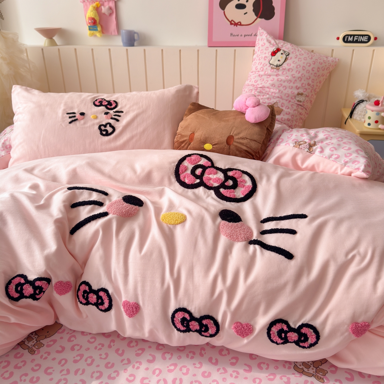 91家纺网 家纺一手货源 找家纺 一霖家纺 2026新款云朵棉毛巾绣小清新猫咪系列四件套 可爱猫咪粉