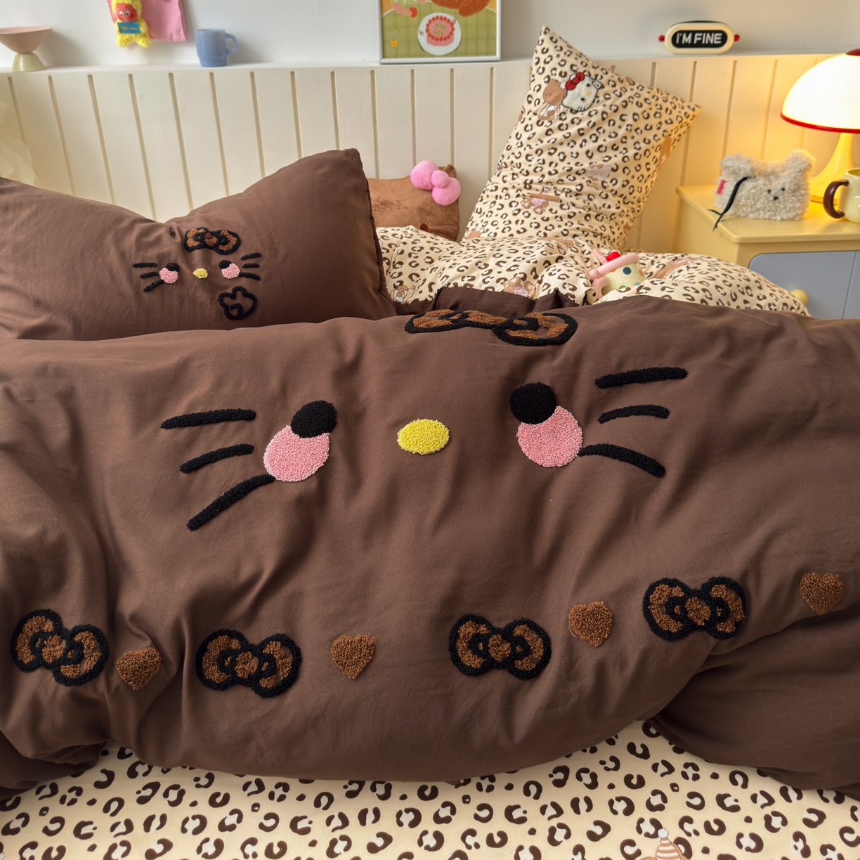 91家纺网 家纺一手货源 找家纺 一霖家纺 2026新款云朵棉毛巾绣小清新猫咪系列四件套 可爱猫咪咖