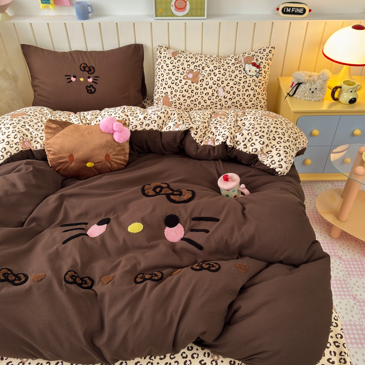 91家纺网 家纺一手货源 找家纺 一霖家纺 2026新款云朵棉毛巾绣小清新猫咪系列四件套 可爱猫咪咖