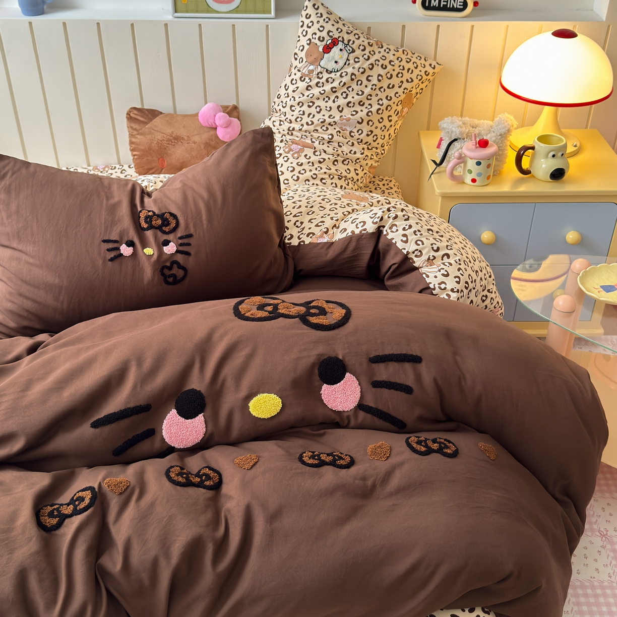 91家纺网 家纺一手货源 找家纺 一霖家纺 2026新款云朵棉毛巾绣小清新猫咪系列四件套 可爱猫咪咖