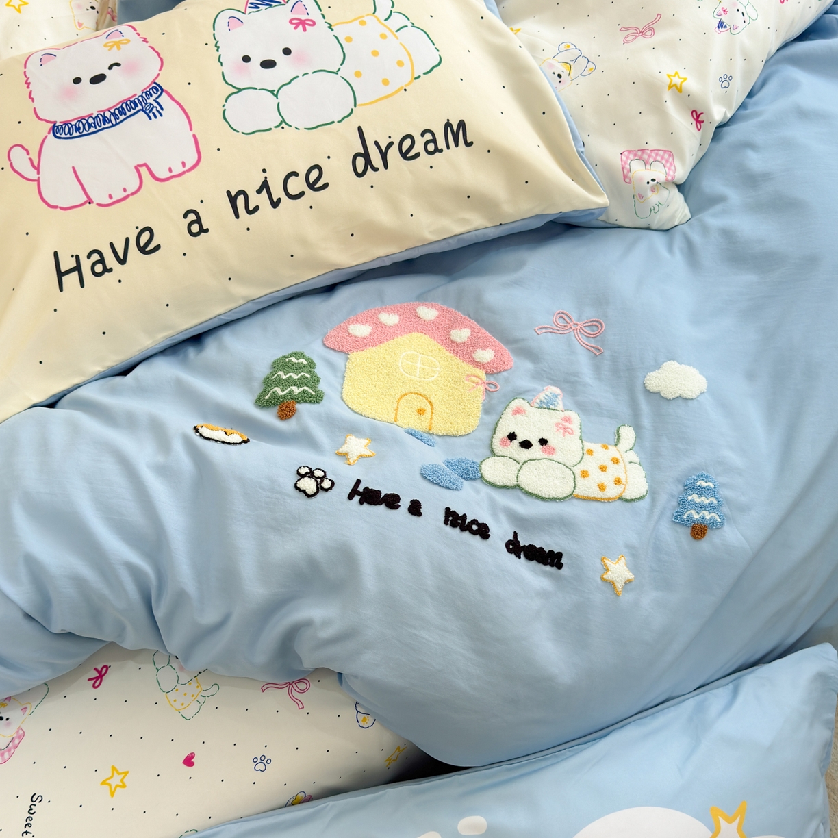 91家纺网 家纺一手货源 找家纺 一霖家纺 2026新款云朵棉毛巾绣小清新猫咪系列四件套 汪汪碎碎念