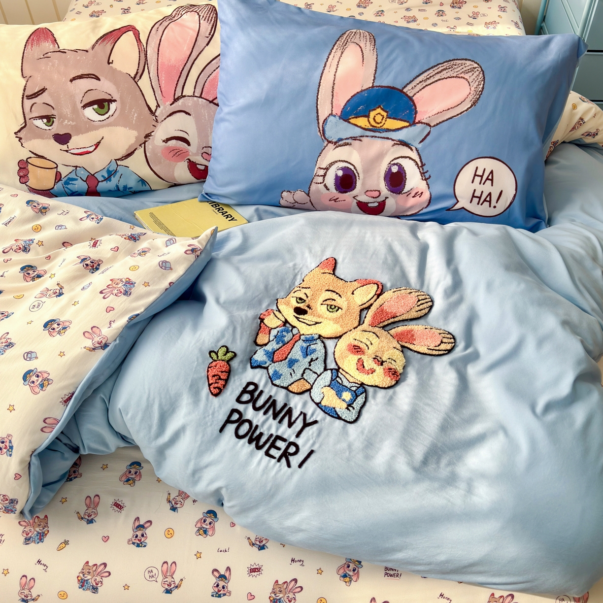 91家纺网 家纺一手货源 找家纺 一霖家纺 2026新款云朵棉毛巾绣小清新猫咪系列四件套 心动朱迪