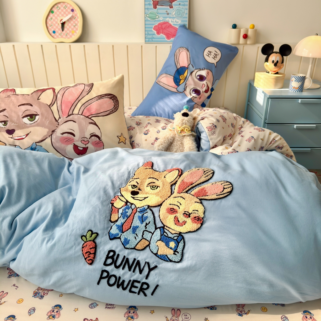 91家纺网 家纺一手货源 找家纺 一霖家纺 2026新款云朵棉毛巾绣小清新猫咪系列四件套 心动朱迪