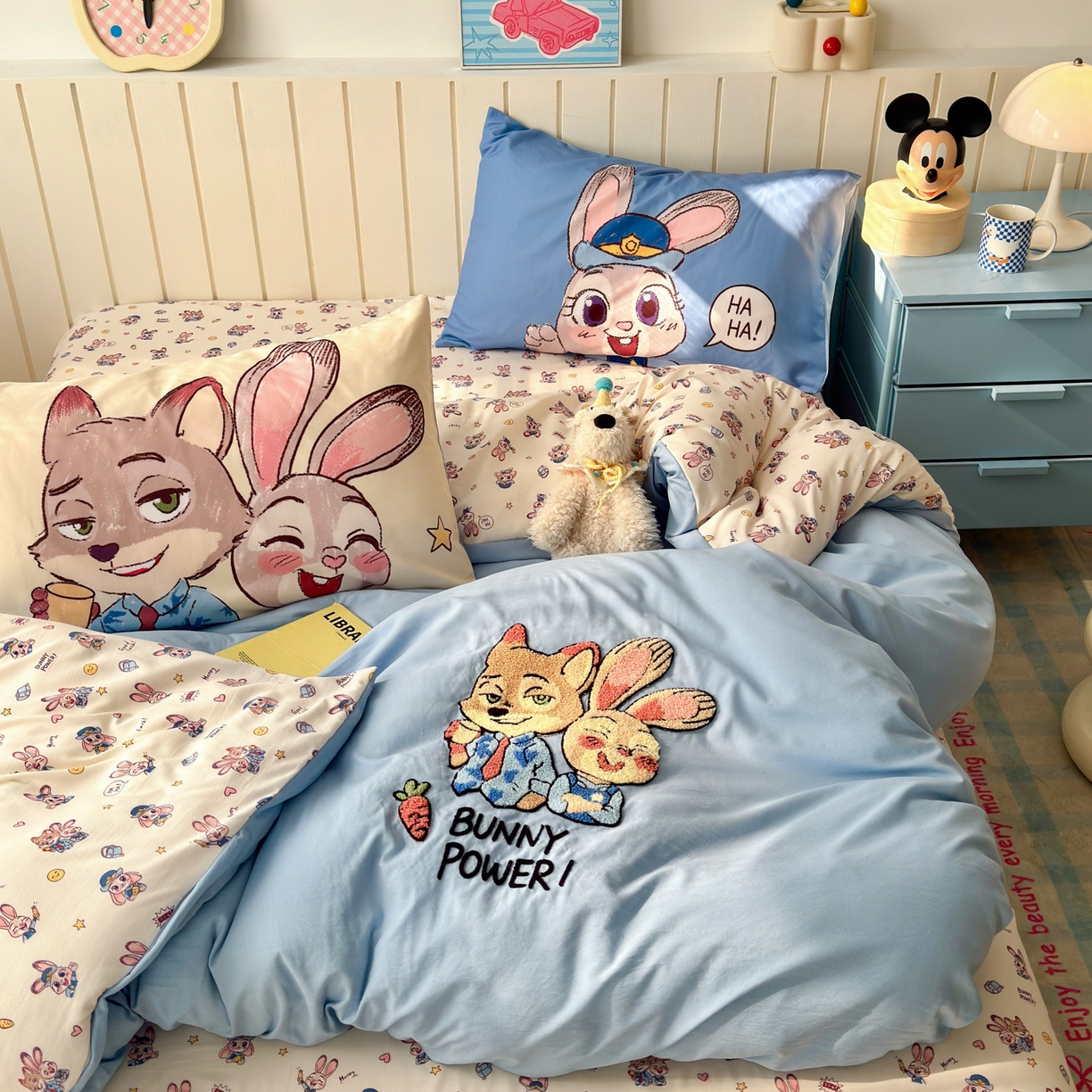 91家纺网 家纺一手货源 找家纺 一霖家纺 2026新款云朵棉毛巾绣小清新猫咪系列四件套 心动朱迪