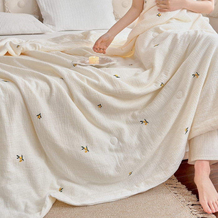 91家纺网 家纺一手货源 找家纺 宇航家纺 2026新款全棉纯棉皱皱纱刺绣款夏被夏凉被空调被床盖四件套 枇杷叶