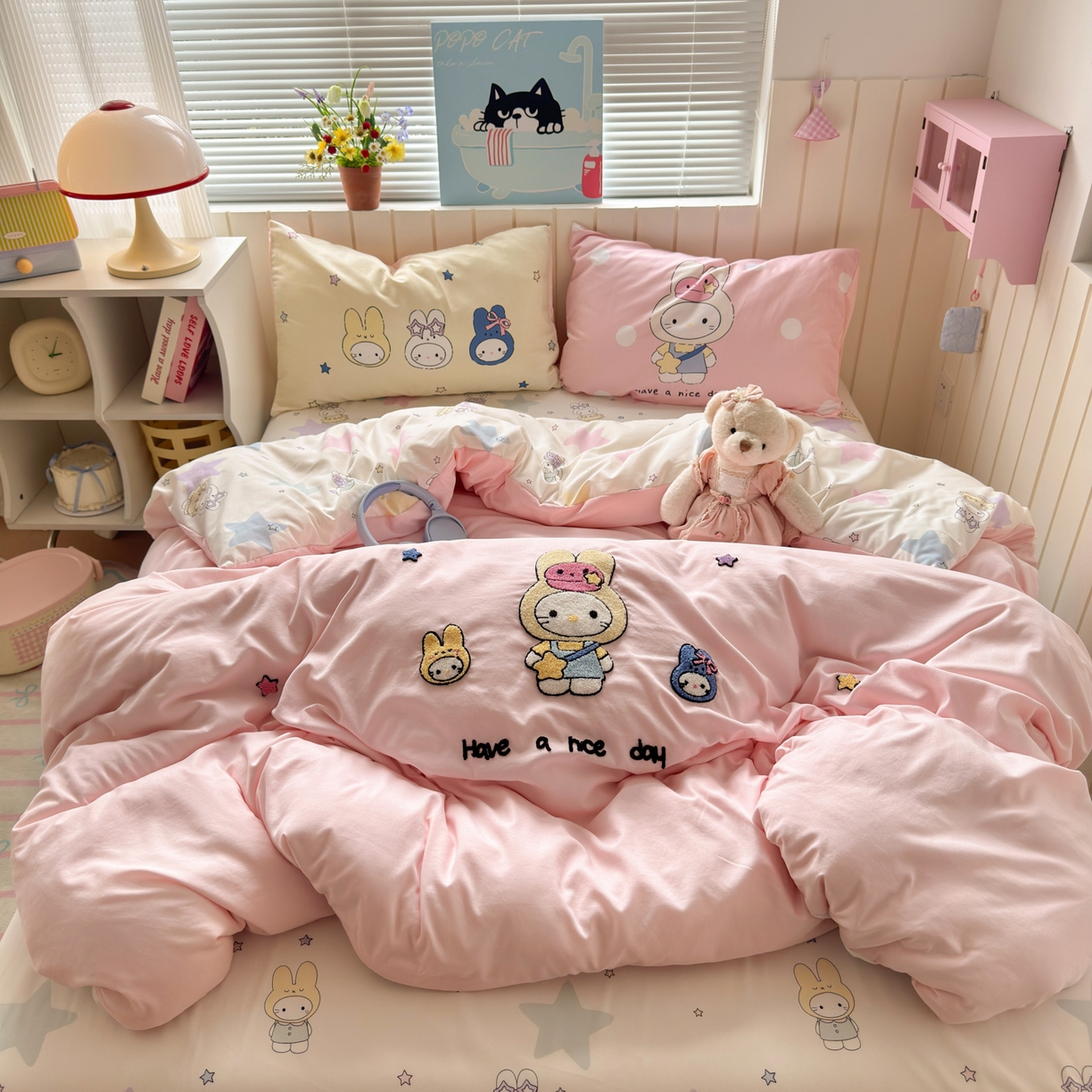 一霖家纺 2026新款云朵棉毛巾绣小清新猫咪系列四件套 星星米菲兔