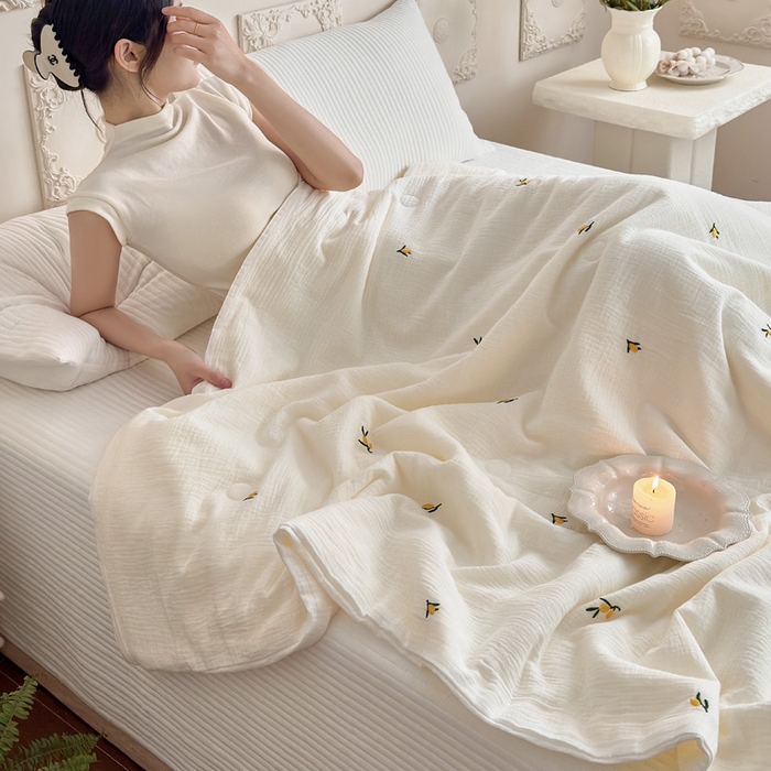 91家纺网 家纺一手货源 找家纺 宇航家纺 2026新款全棉纯棉皱皱纱刺绣款夏被夏凉被空调被床盖四件套 枇杷叶