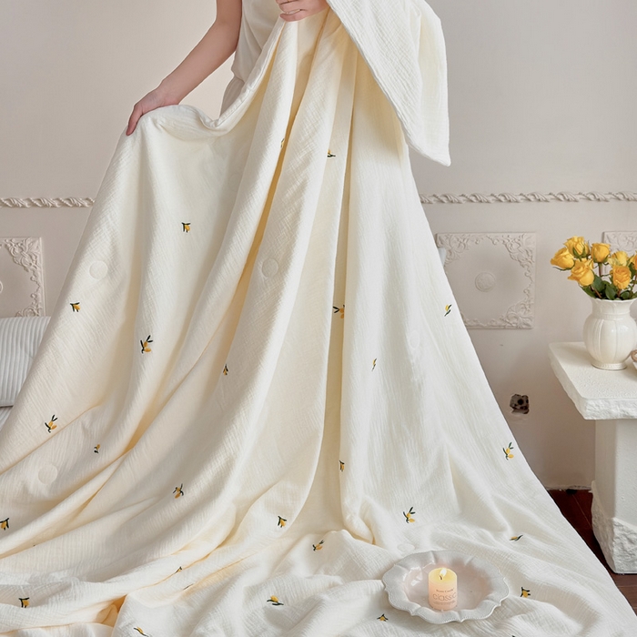 91家纺网 家纺一手货源 找家纺 宇航家纺 2026新款全棉纯棉皱皱纱刺绣款夏被夏凉被空调被床盖四件套 枇杷叶