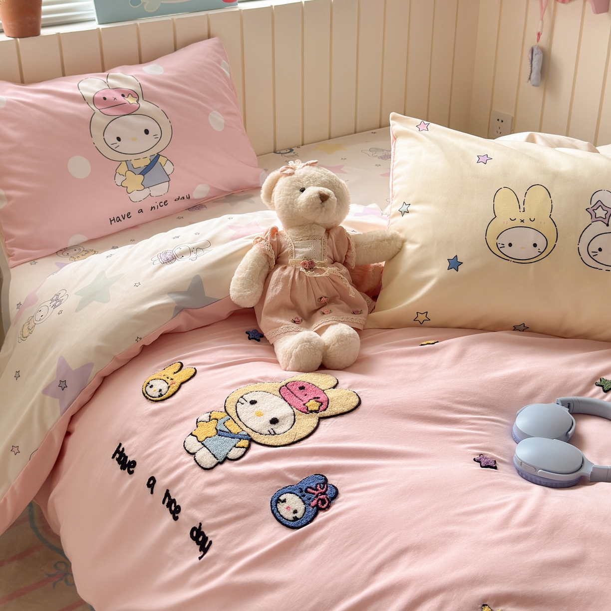 91家纺网 家纺一手货源 找家纺 一霖家纺 2026新款云朵棉毛巾绣小清新猫咪系列四件套 星星米菲兔