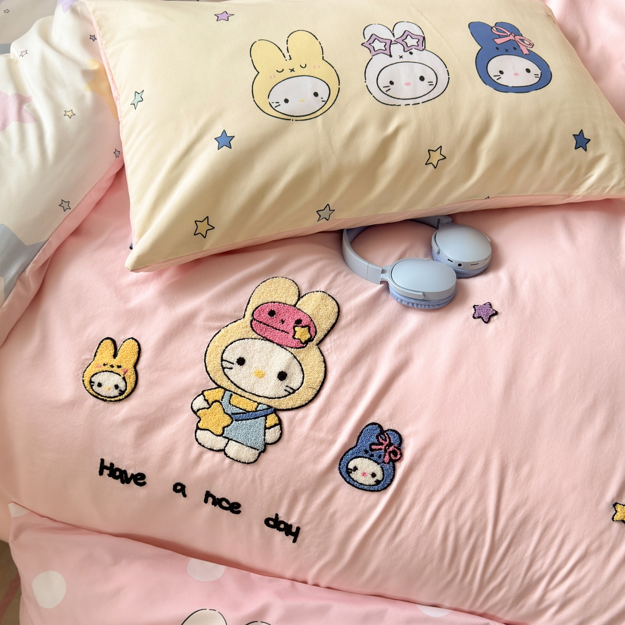 91家纺网 家纺一手货源 找家纺 一霖家纺 2026新款云朵棉毛巾绣小清新猫咪系列四件套 星星米菲兔