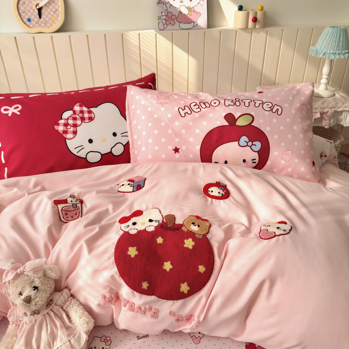 91家纺网 家纺一手货源 找家纺 一霖家纺 2026新款云朵棉毛巾绣小清新猫咪系列四件套 星星苹果猫