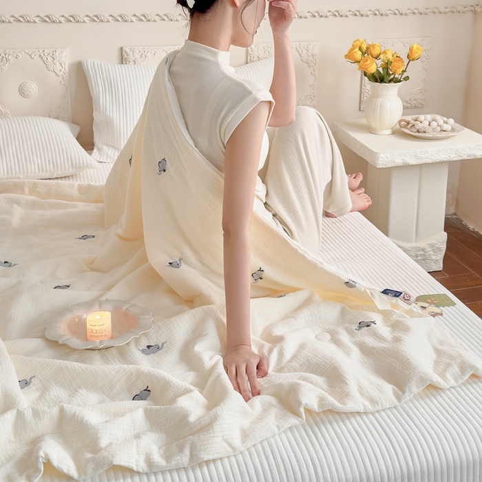 91家纺网 家纺一手货源 找家纺 宇航家纺 2026新款全棉纯棉皱皱纱刺绣款夏被夏凉被空调被床盖四件套 小飞象