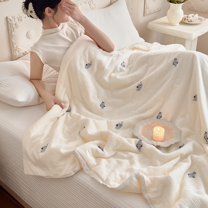 91家纺网 家纺一手货源 找家纺 宇航家纺 2026新款全棉纯棉皱皱纱刺绣款夏被夏凉被空调被床盖四件套 小飞象