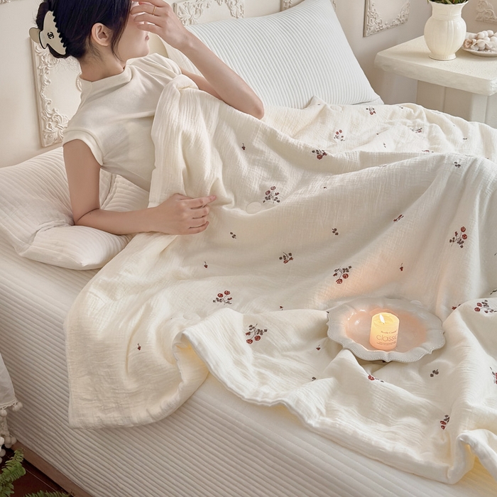 91家纺网 家纺一手货源 找家纺 宇航家纺 2026新款全棉纯棉皱皱纱刺绣款夏被夏凉被空调被床盖四件套 小玫瑰