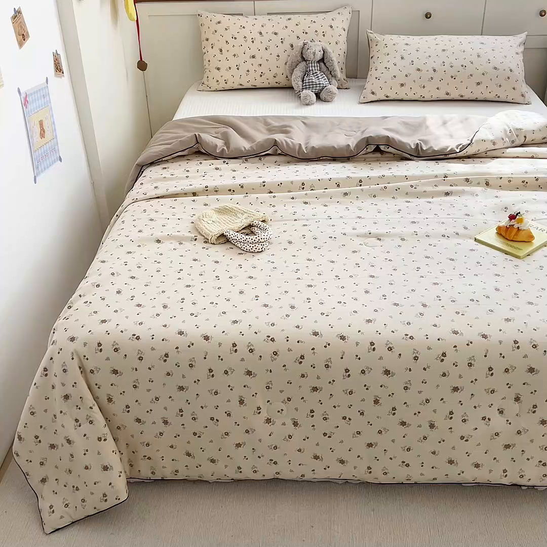 91家纺网 家纺一手货源 找家纺 金蕊阁 2025新款A类水洗双层纱夏被大豆夏被夏凉被空调被花落雨