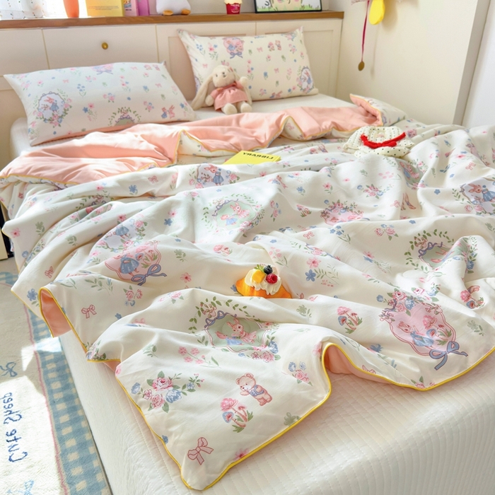 91家纺网 家纺一手货源 找家纺 金蕊阁 2025新款A类水洗双层纱夏被大豆夏被夏凉被空调被花仙兔