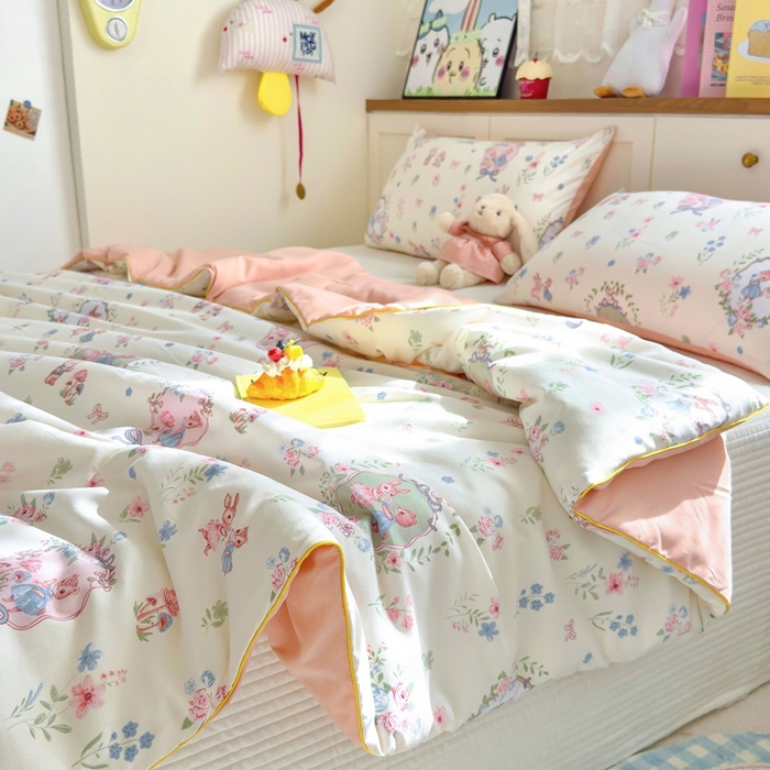 91家纺网 家纺一手货源 找家纺 金蕊阁 2025新款A类水洗双层纱夏被大豆夏被夏凉被空调被花仙兔