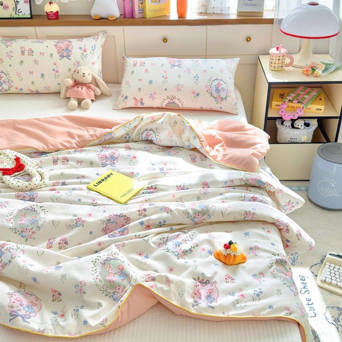 91家纺网 家纺一手货源 找家纺 金蕊阁 2025新款A类水洗双层纱夏被大豆夏被夏凉被空调被花仙兔