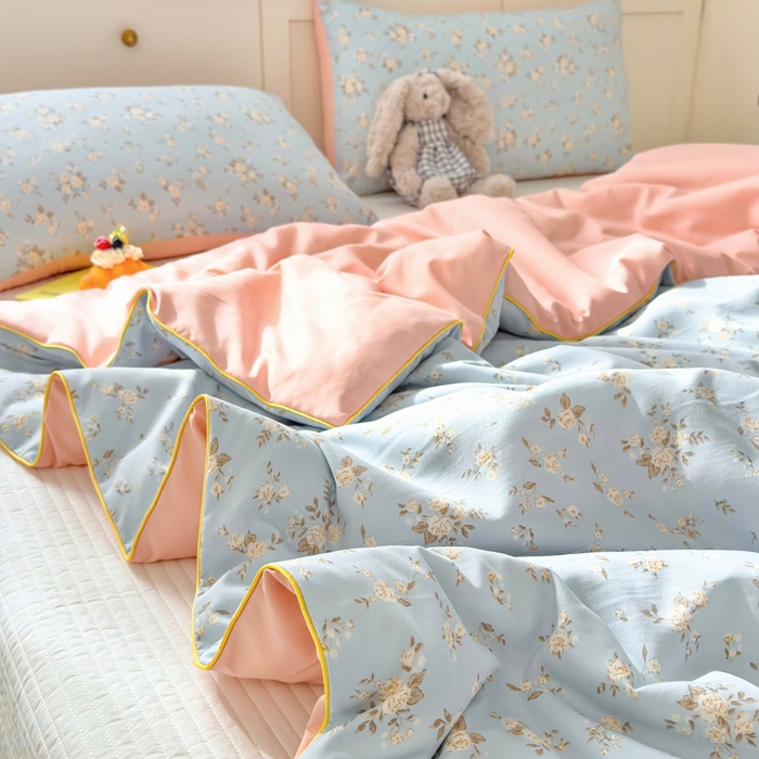 91家纺网 家纺一手货源 找家纺 金蕊阁 2025新款A类水洗双层纱夏被大豆夏被夏凉被空调被花漾鲸落