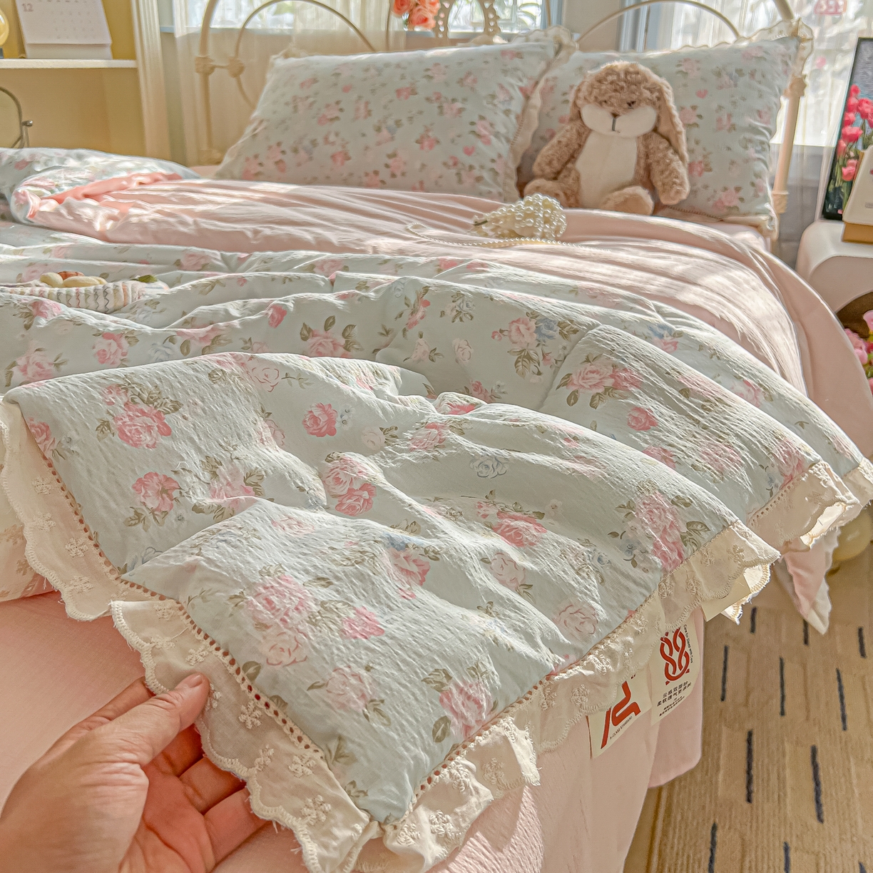 91家纺网 家纺一手货源 找家纺 （总）罗亿家纺 2026新款全棉镂空花边云感双层纱夏被四件套