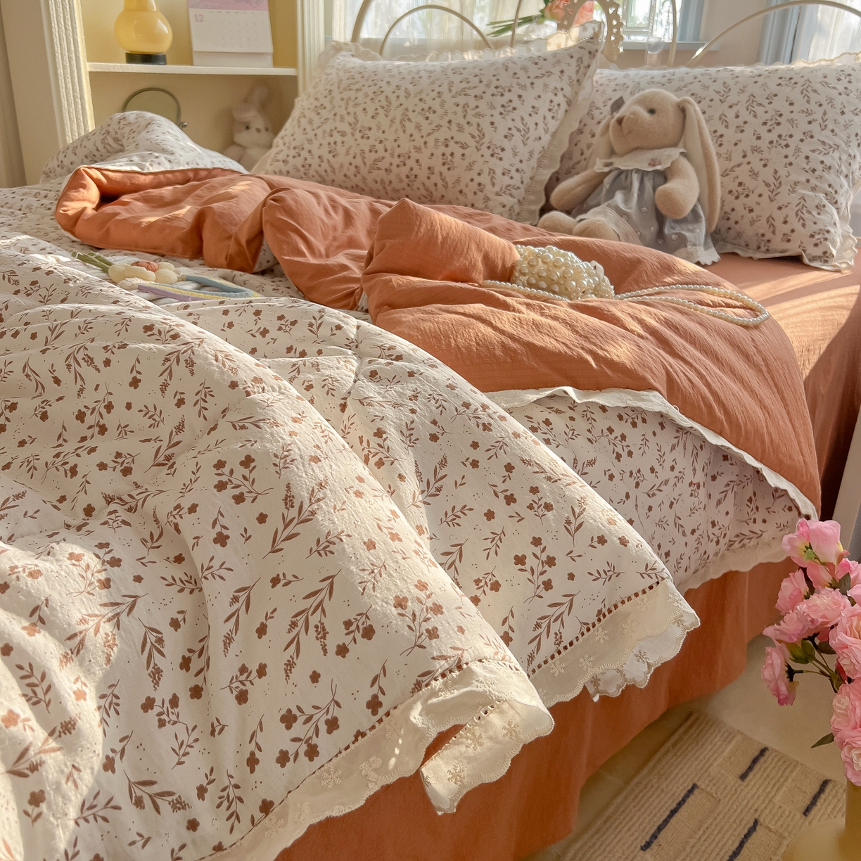 91家纺网 家纺一手货源 找家纺 罗亿家纺 2026新款全棉镂空花边云感双层纱夏被四件套 枝蔓