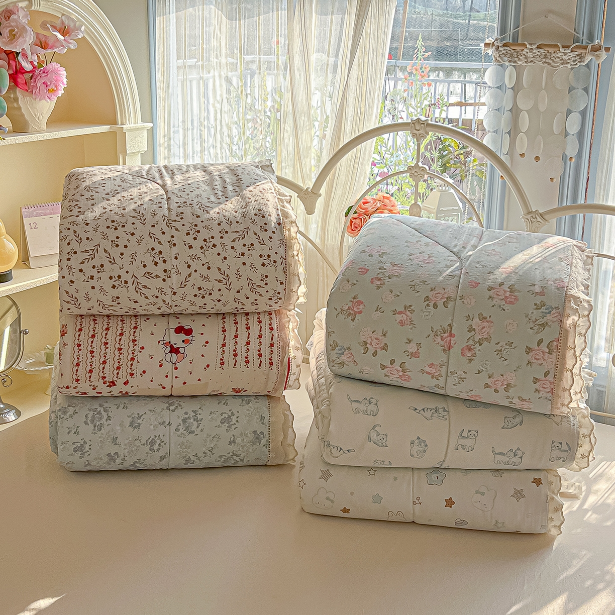 91家纺网 家纺一手货源 找家纺 罗亿家纺 2026新款全棉镂空花边云感双层纱夏被四件套 组合图仅展示