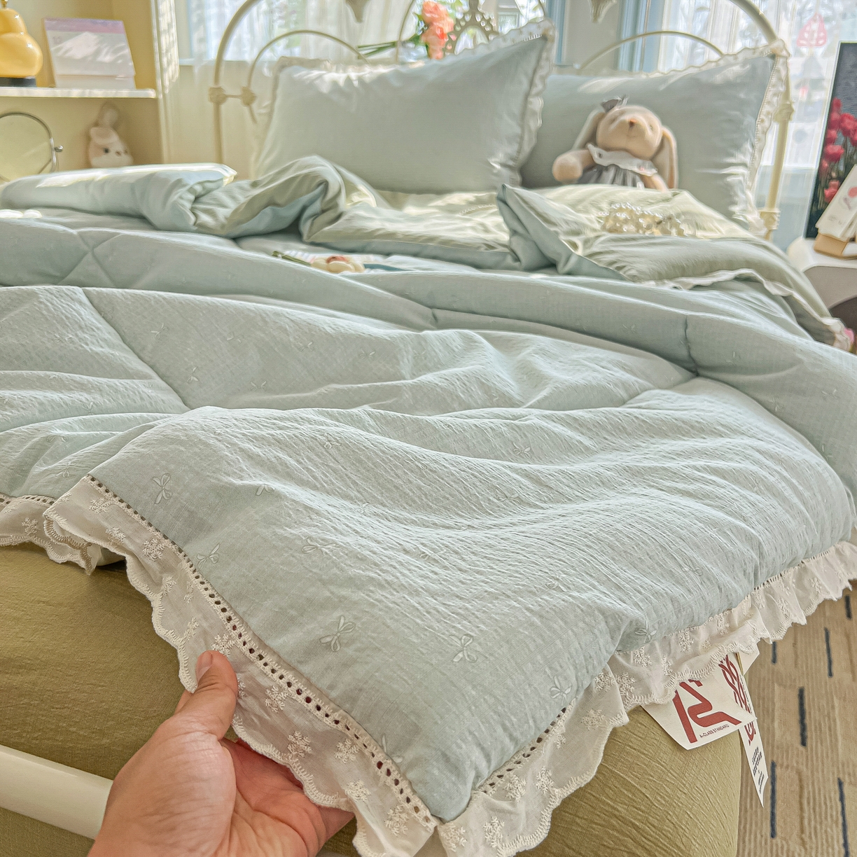 91家纺网 家纺一手货源 找家纺 （总）罗亿家纺 2026新款全棉镂空花边云感双层纱夏被四件套