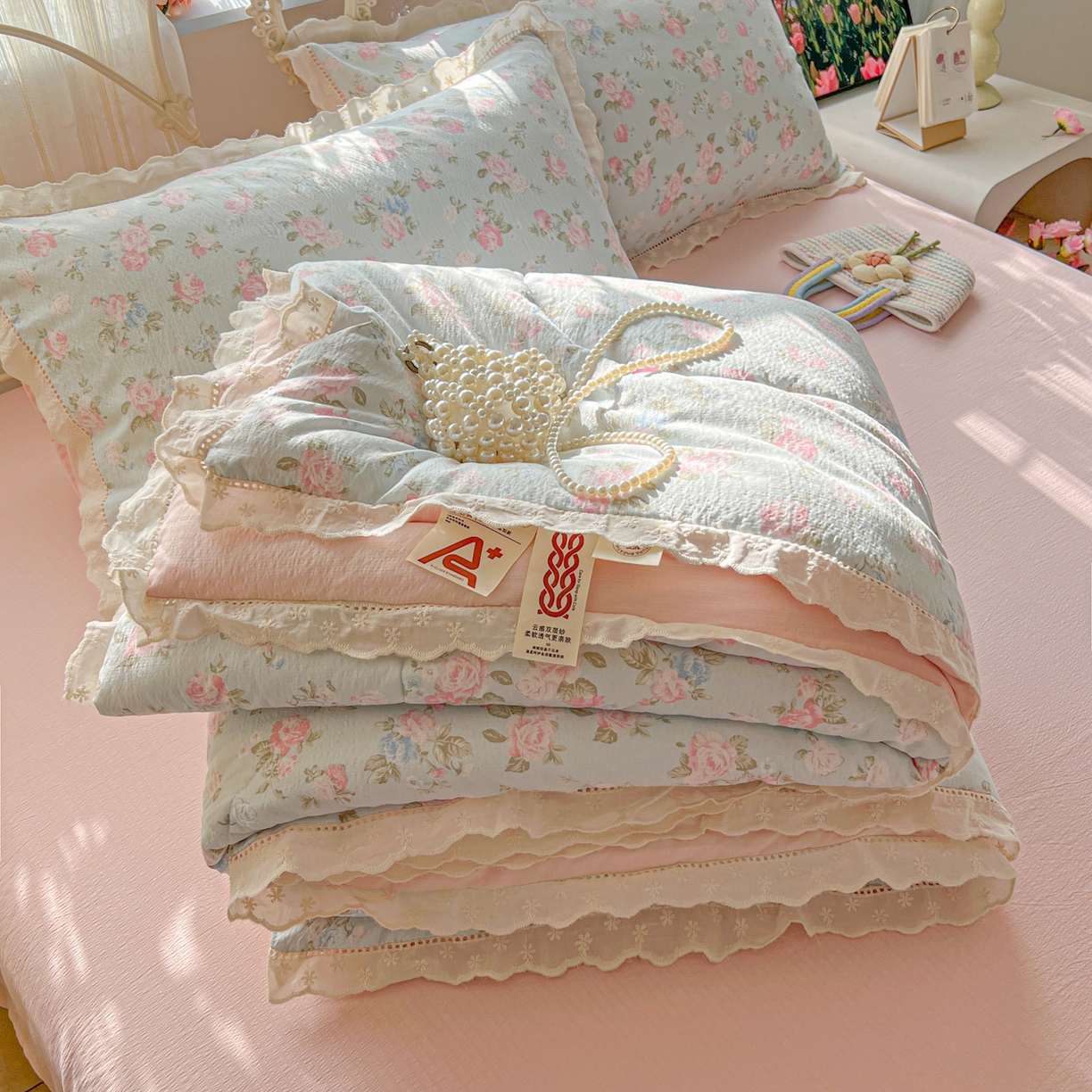 91家纺网 家纺一手货源 找家纺 （总）罗亿家纺 2026新款全棉镂空花边云感双层纱夏被四件套