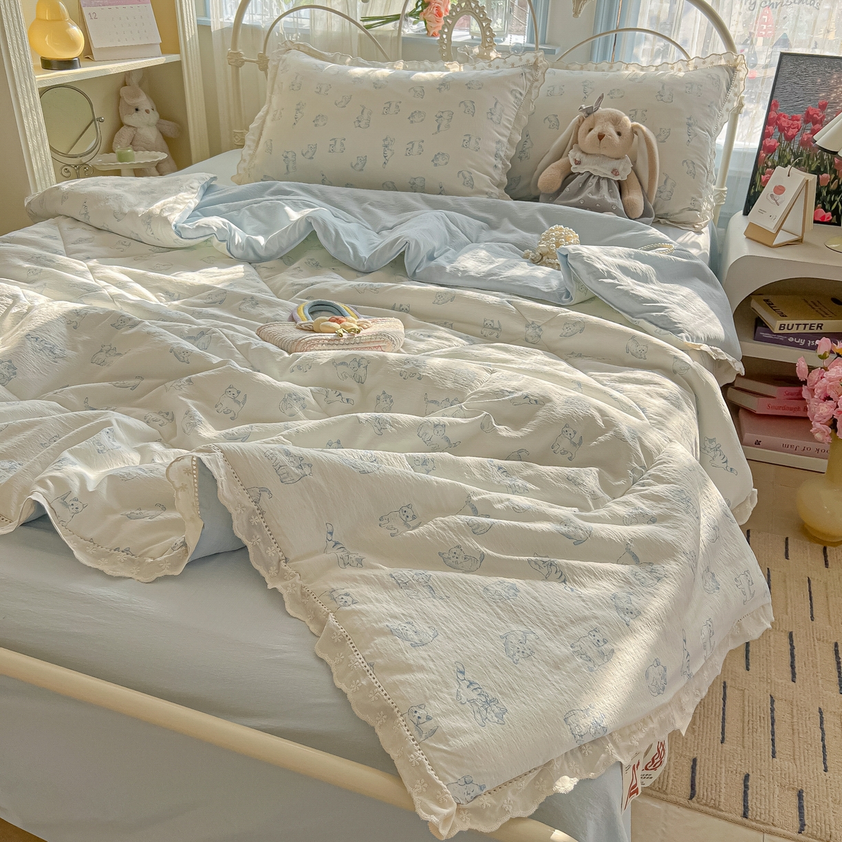 91家纺网 家纺一手货源 找家纺 罗亿家纺 2026新款全棉镂空花边云感双层纱夏被四件套 韩范小猫