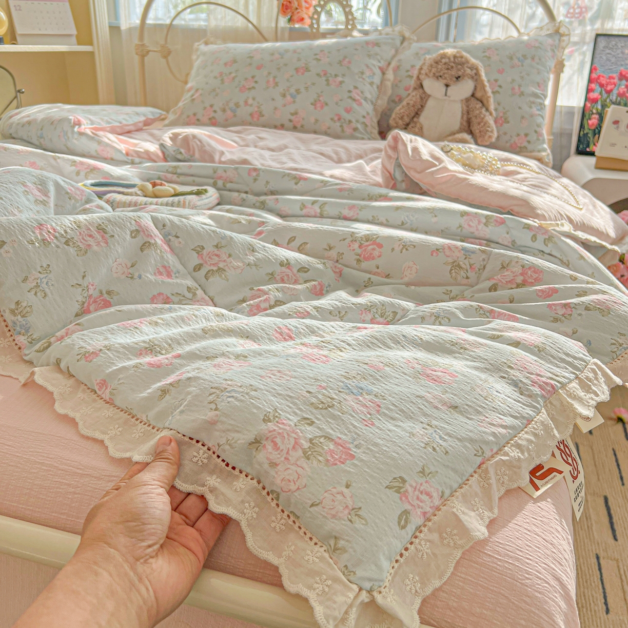 91家纺网 家纺一手货源 找家纺 （总）罗亿家纺 2026新款全棉镂空花边云感双层纱夏被四件套
